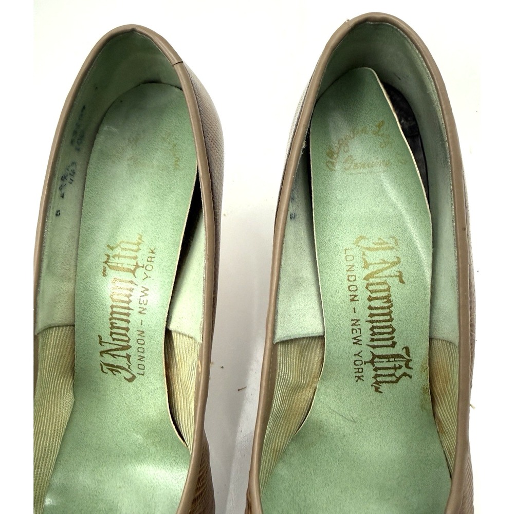 Tan Lizard Skin Pumps Size 8 AA by J Norman Ltd. Vintage 1950's 2 1/2" Heel - Picture 9 of 16